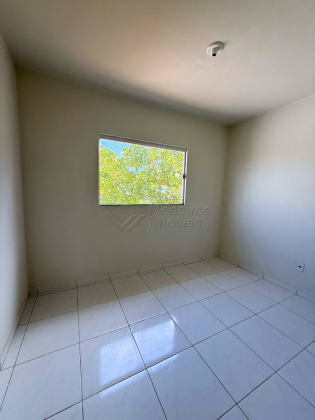 Casa com suíte e terreno gigante no Santos Dumont, próximo de tudo.