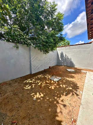 Casa reformada no Santos Dumont, pertinho da Pedro Vasconcelos (rua da estatua do grude)