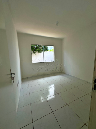 Casa reformada no Santos Dumont, pertinho da Pedro Vasconcelos (rua da estatua do grude)