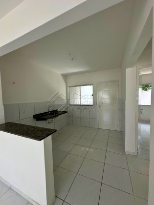 Casa reformada no Santos Dumont, pertinho da Pedro Vasconcelos (rua da estatua do grude)