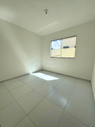 Linda casa no Moinho dos ventos próximo a Alcides de Araújo (av. principal).