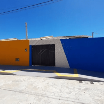 Casa 2/4 no Cidade Sporte Clube, próximo a praia de Pitangui
