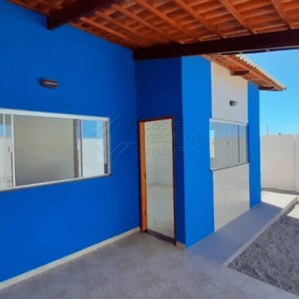 Casa 2/4 no Cidade Sporte Clube, próximo a praia de Pitangui