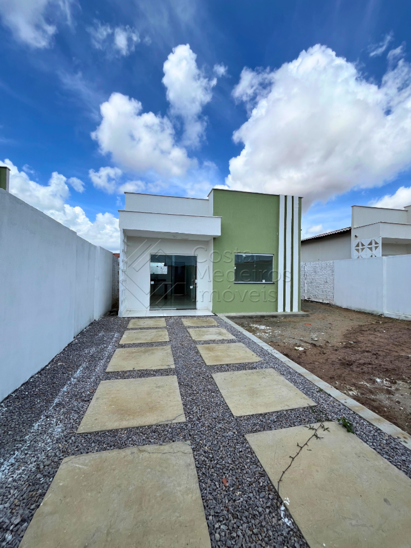 Linda casa no bairro Moinho, Loteamento Jardim Botânico