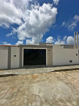 Linda casa em condomínio fechado e excelente acabamento - Central Parque Clube