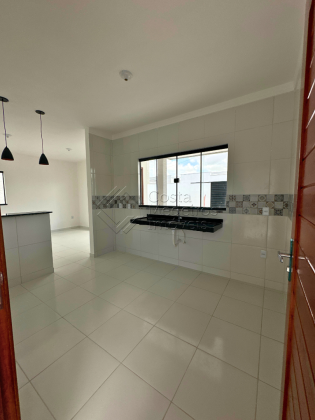 Linda casa em condomínio fechado e excelente acabamento - Central Parque Clube