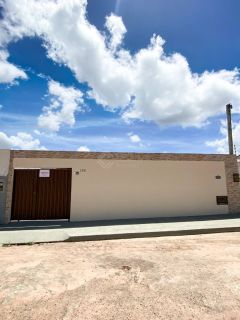 Casa Linda e Espaçosa Para Vender no bairro Cidade Jardim em Extremoz