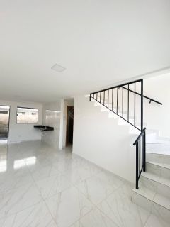 Casa de Duplex as margens da Tomaz Landim, principal via da ZN de Natal/RN