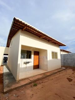 Casa Para Vender com 2 quartos 1 suítes no bairro Moinho dos ventos em Extremoz