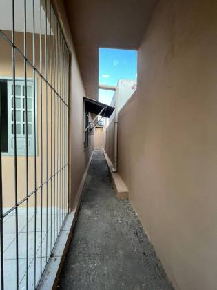 CASA NO AMAURY ALVES DE MENEZES (BNH)