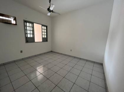 CASA NO AMAURY ALVES DE MENEZES (BNH)