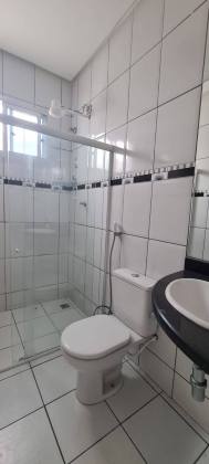 CASA NO CAMINHO DOS LAGOS