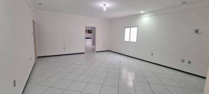 CASA NO CAMINHO DOS LAGOS