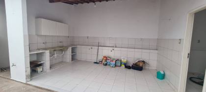 CASA NO CAMINHO DOS LAGOS