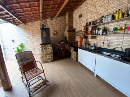 CASA NO JARDIM BAHIA