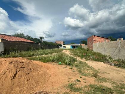 TERRENO NO TANCREDO NEVES III