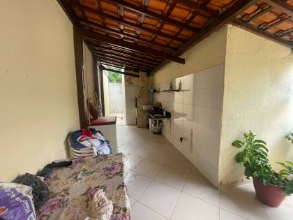 CASA NO JARDIM BAHIA