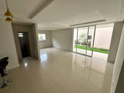 CASA DE ALTO PADRÃO EM CONDOMÍNIO FECHADO À VENDA