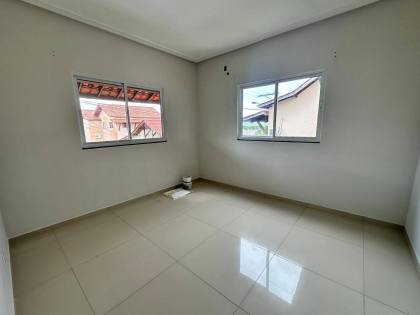 CASA DE ALTO PADRÃO EM CONDOMÍNIO FECHADO À VENDA