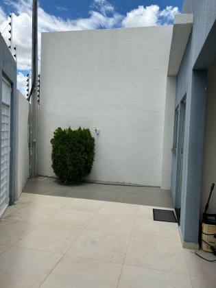 CASA À VENDA NO BTN 1