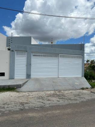 CASA À VENDA NO BTN 1