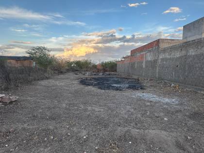 TERRENO À VENDA EM FRENTE AO RIVIERA