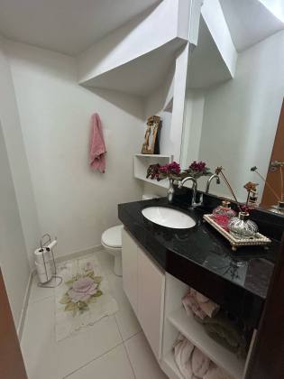 CASA À VENDA NO CAMINHO DOS LAGOS