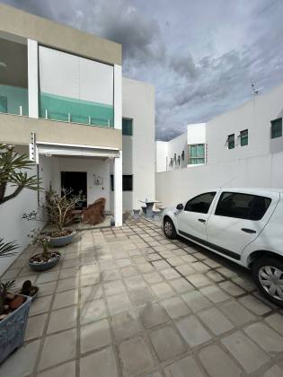 CASA À VENDA NO CAMINHO DOS LAGOS