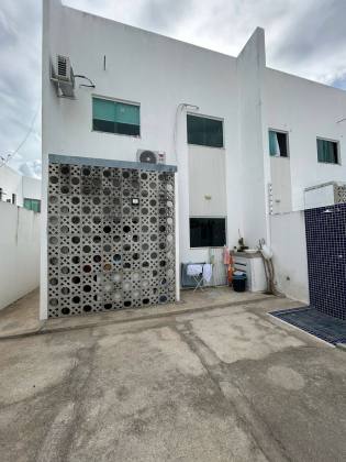 CASA À VENDA NO CAMINHO DOS LAGOS