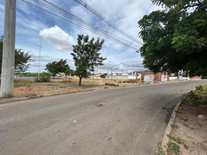 TERRENO COM ÓTIMA LOCALIZAÇÃO À VENDA NA BA - 210