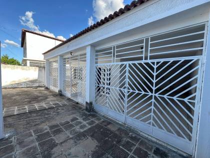 CASA À VENDA NO PERPÉTUO SOCORRO