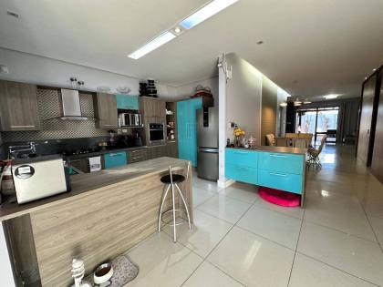 IMÓVEL DE ALTO PADRÃO À VENDA NO ALVES DE SOUZA