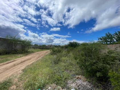 TERRENO NA PEDRA CUMPRIDA