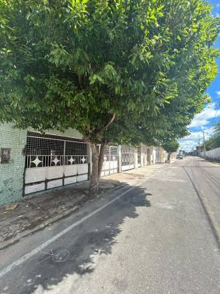 CASA À VENDA NO BAIRRO PÉRPETUO SOCORRO