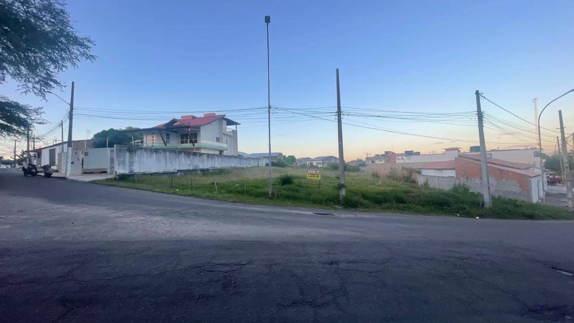 TERRENO DENTRO DA ILHA DE PAULO AFONSO À VENDA