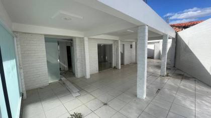 CASA À VENDA NO BAIRRO ABEL BARBOSA