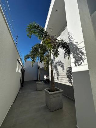 CASA DE ALTO PADRÃO NO CAMINHO DOS LAGOS À VENDA