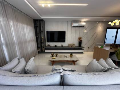 CASA DE ALTO PADRÃO NO CAMINHO DOS LAGOS À VENDA