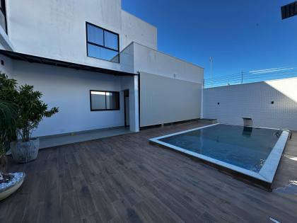 CASA DE ALTO PADRÃO NO CAMINHO DOS LAGOS À VENDA