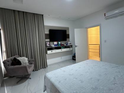 CASA DE ALTO PADRÃO NO CAMINHO DOS LAGOS À VENDA