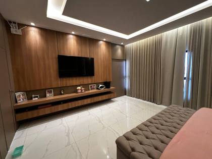 CASA DE ALTO PADRÃO NO CAMINHO DOS LAGOS À VENDA