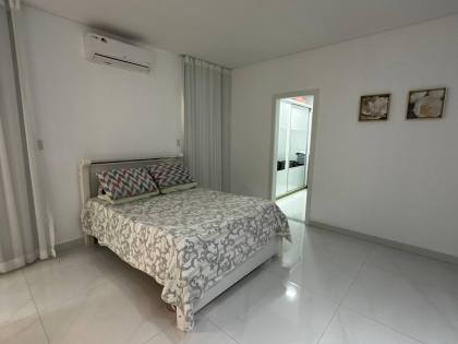 CASA DE ALTO PADRÃO NO CAMINHO DOS LAGOS À VENDA