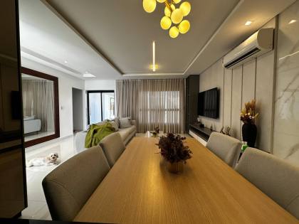 CASA DE ALTO PADRÃO NO CAMINHO DOS LAGOS À VENDA