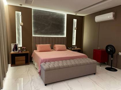 CASA DE ALTO PADRÃO NO CAMINHO DOS LAGOS À VENDA