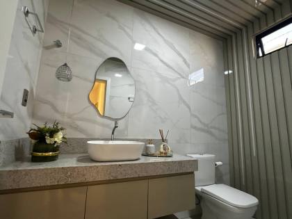 CASA DE ALTO PADRÃO NO CAMINHO DOS LAGOS À VENDA