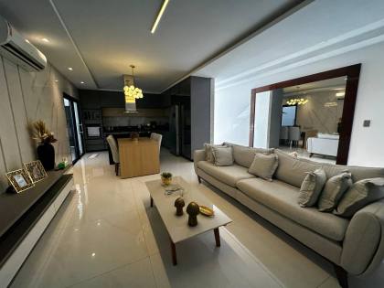 CASA DE ALTO PADRÃO NO CAMINHO DOS LAGOS À VENDA