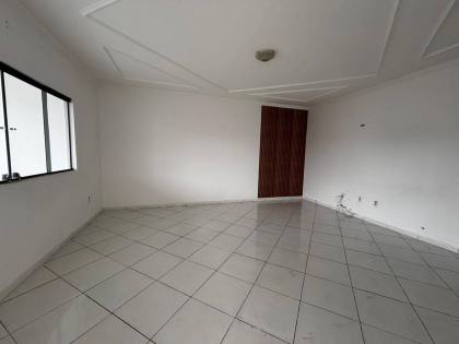 CASA À VENDA NO CAMINHO DOS LAGOS