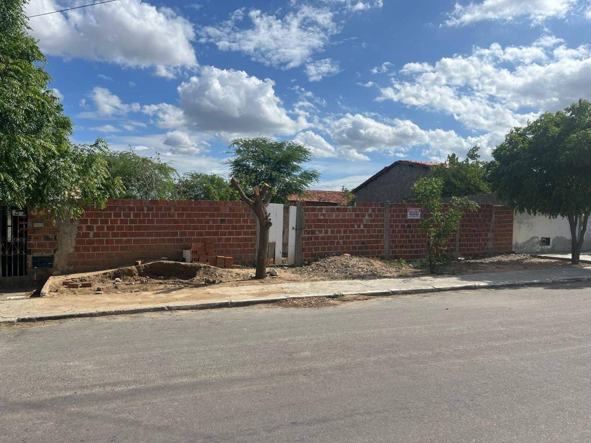 TERRENO NO TANCREDO NEVES À VENDA