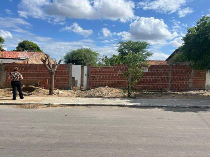 TERRENO NO TANCREDO NEVES À VENDA