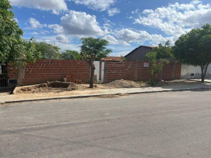 TERRENO NO TANCREDO NEVES À VENDA